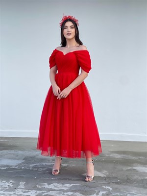 TheElsa | GİYİM | TAKI | Aden Kırmızı Özel Tasarım Abiye Tül Elbise, Kına ElbisesiELBİSEAden Kırmızı Özel Tasarım Abiye Tül Elbise, Kına Elbisesi
