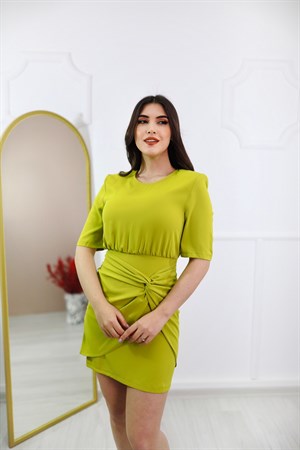 TheElsa | GİYİM | TAKI | Yağ Yeşili Düğüm Detaylı ElbiseELBİSEYağ Yeşili Düğüm Detaylı Elbise